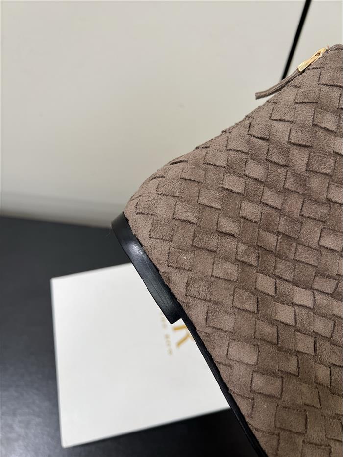 20251128173235137 380